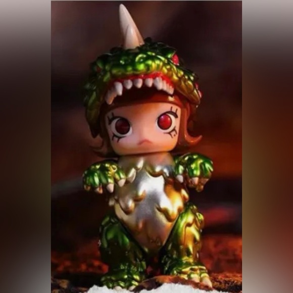 POP MART Accessories - Erosion Molly Costume “Vincent”